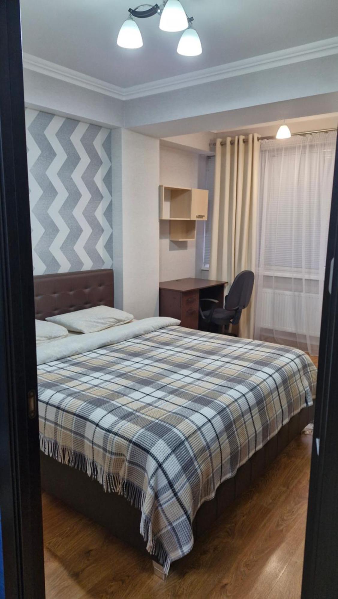 Airport 24&24 Car Parking Apartment Chisinau Luaran gambar